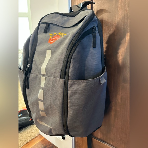 Nike Elite backpack Like new! Barely ever used. - Picture 5 of 6